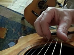 Finger picking style on guitar